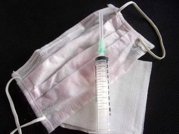 L’allarme: “Sul dark web iniziano le vendite di falsi vaccini contro il virus”